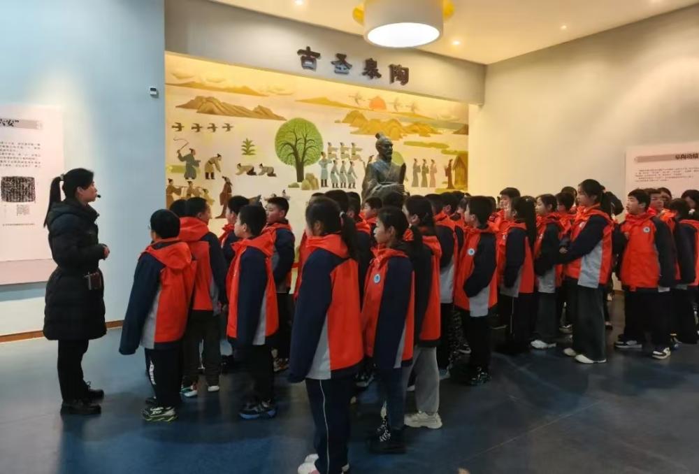 市文旅局积极开展学雷锋志愿服务活动
